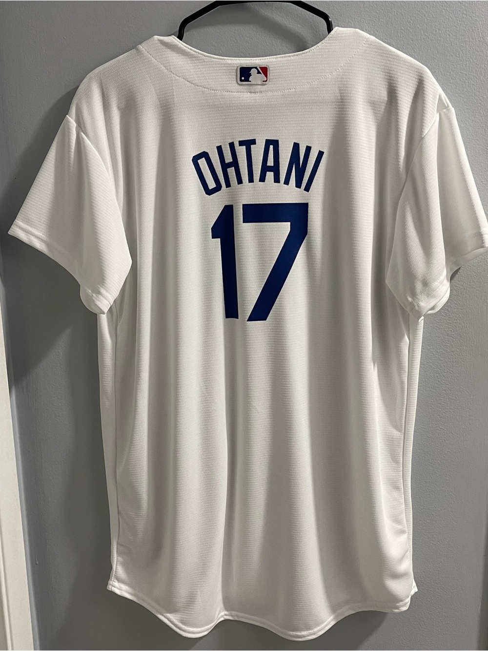 Los Angeles Dodgers Shohei Ohtani #17 Jersey Youth size: XL